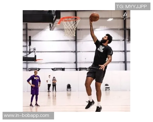 浓眉今日参加球队投篮训练并进行个人训练展现积极备战状态